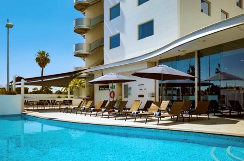 8676.11703.perth_.crown-promenade-perth.amenity.swimming-pool-Fs92jGam-13699-853x480-1-1.jpeg